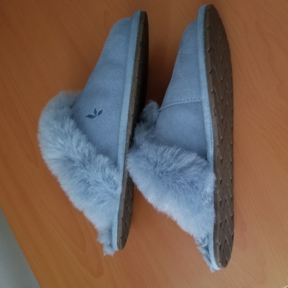 Koolaburra Shoes Koolaburra Shearling Slippers Poshmark